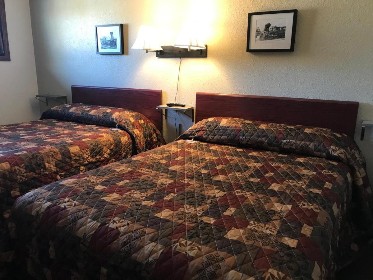Highland Court Motel Fairmont Buitenkant foto