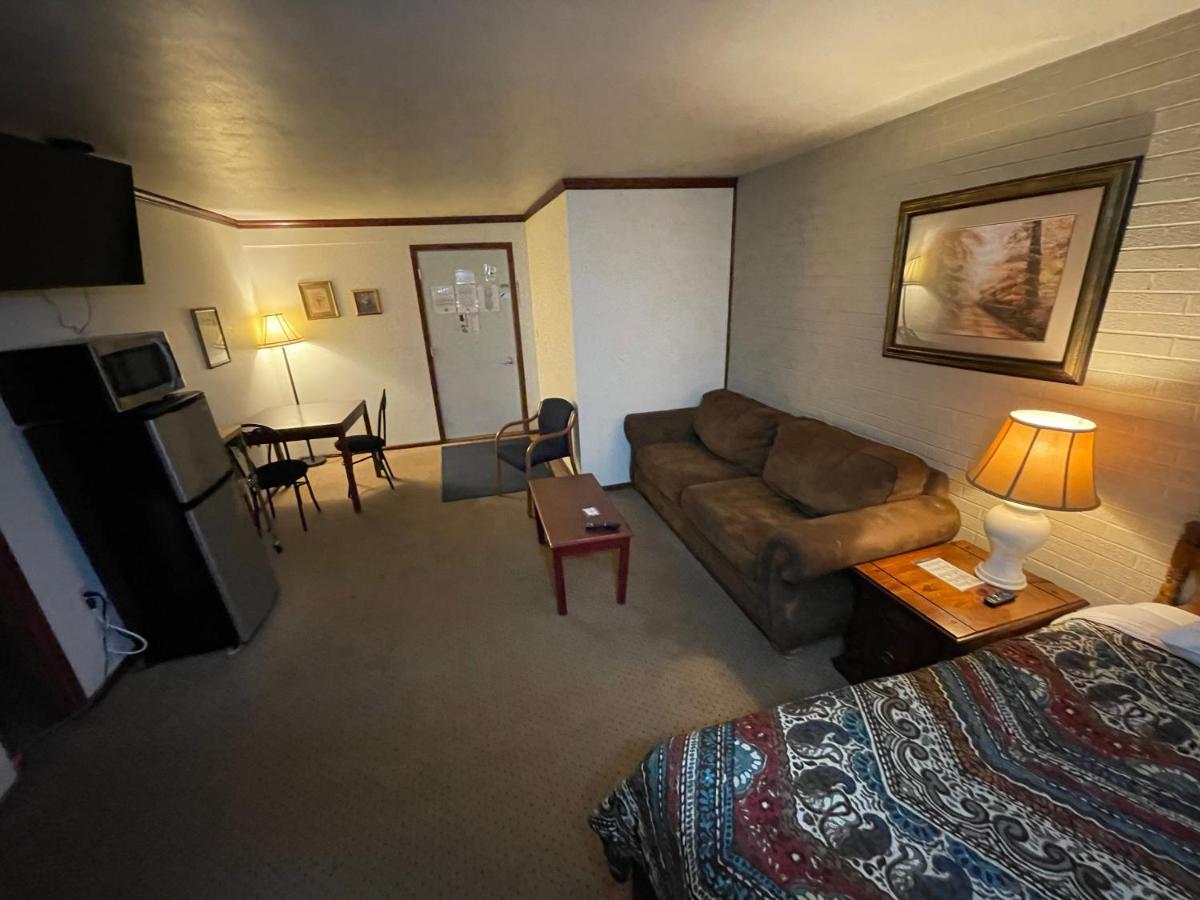Highland Court Motel Fairmont Buitenkant foto