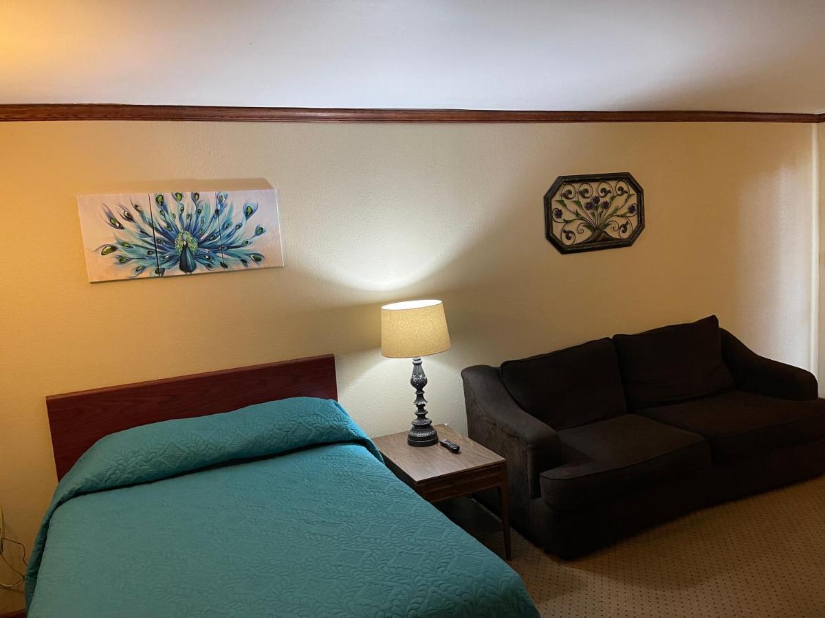 Highland Court Motel Fairmont Buitenkant foto