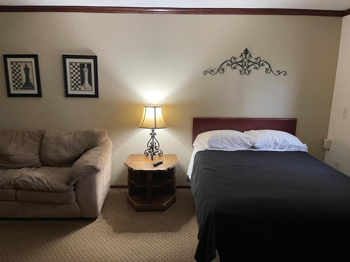 Highland Court Motel Fairmont Buitenkant foto