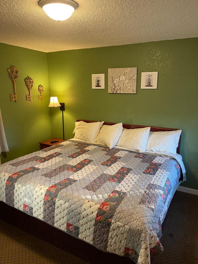 Highland Court Motel Fairmont Buitenkant foto