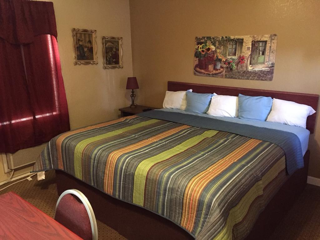 Highland Court Motel Fairmont Buitenkant foto