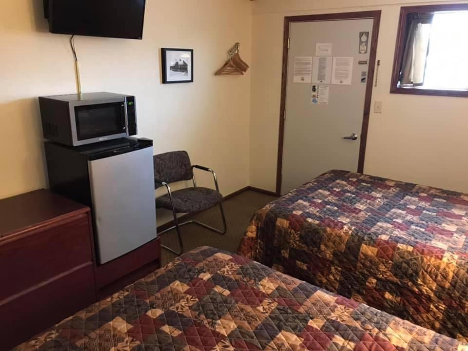 Highland Court Motel Fairmont Buitenkant foto